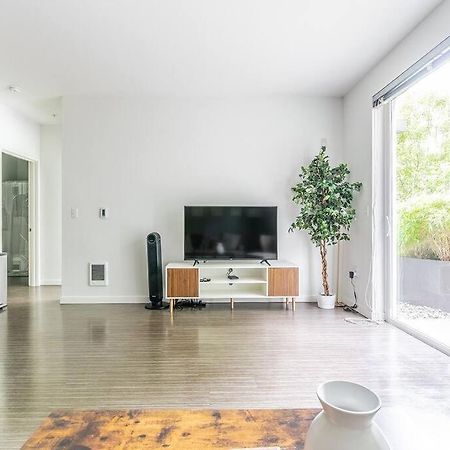 One Bedroom Luxury Apartment Сиэтл Экстерьер фото