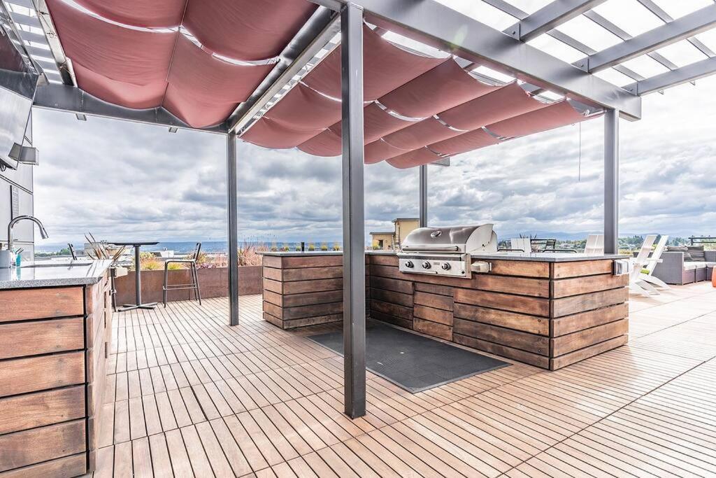 One Bedroom Luxury Apartment Сиэтл Экстерьер фото