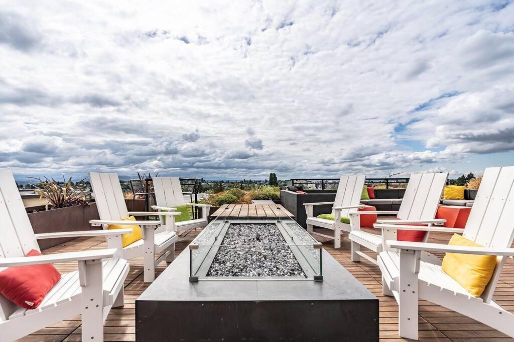 One Bedroom Luxury Apartment Сиэтл Экстерьер фото