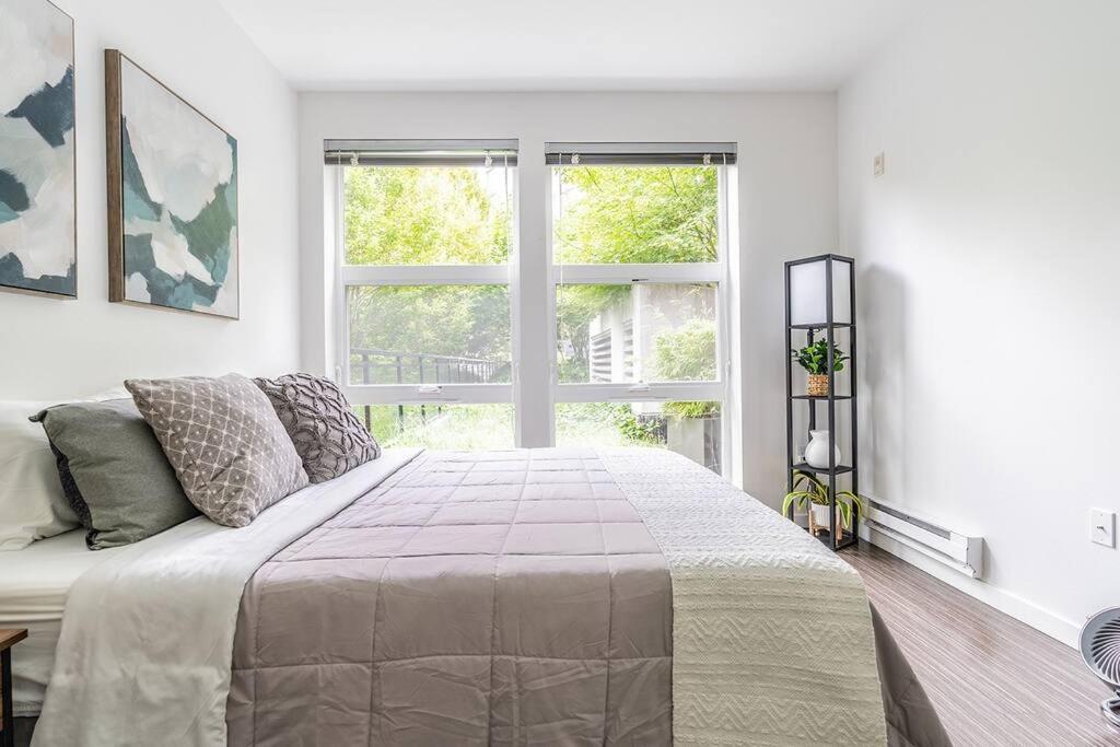 One Bedroom Luxury Apartment Сиэтл Экстерьер фото
