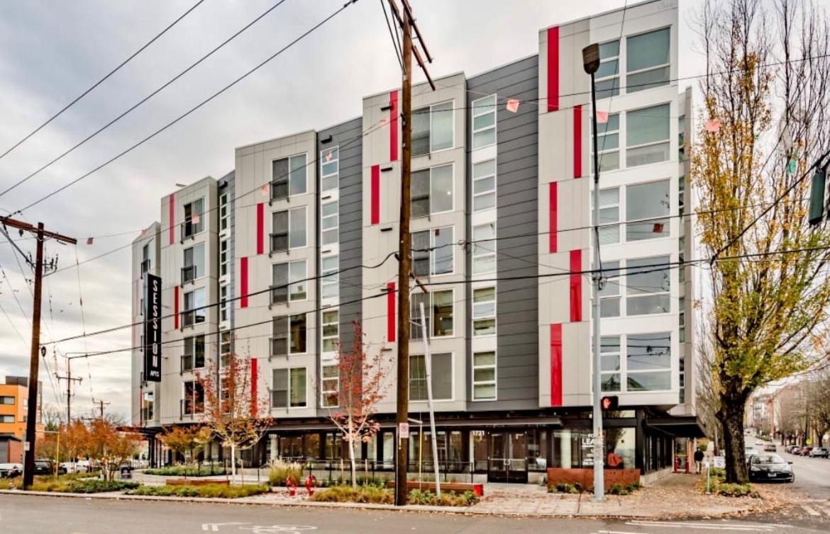 One Bedroom Luxury Apartment Сиэтл Экстерьер фото